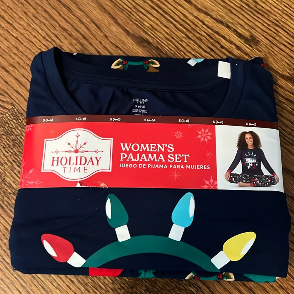 Brand new with tags women’s / juniors Christmas pajama set